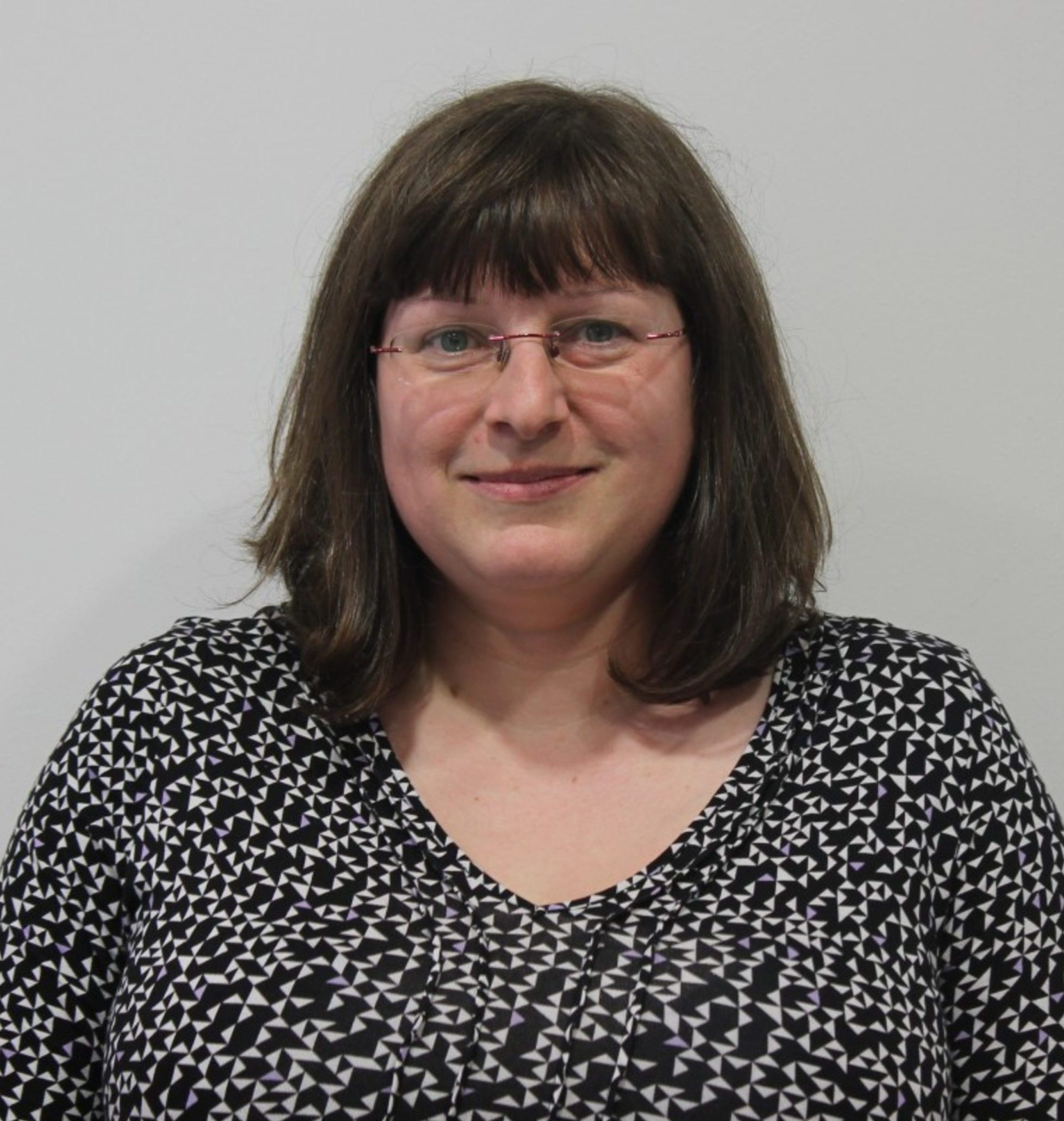 Lynn Cowan portrait image.